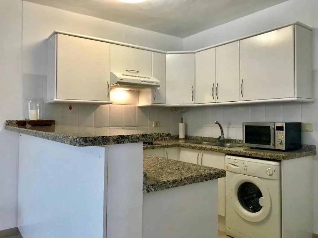 Bonito apartamento cerca del mar - Vivienda Vacacional Puerto de Santiago  0*, Puerto de Santiago (Tenerife) España